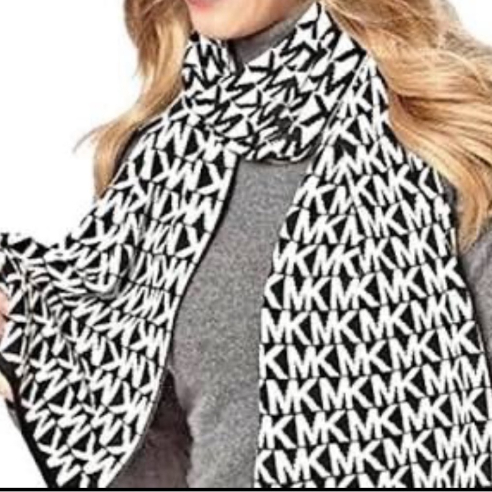Michael Kors Jetset Logo Knit Scarf Solid Border, Black/White